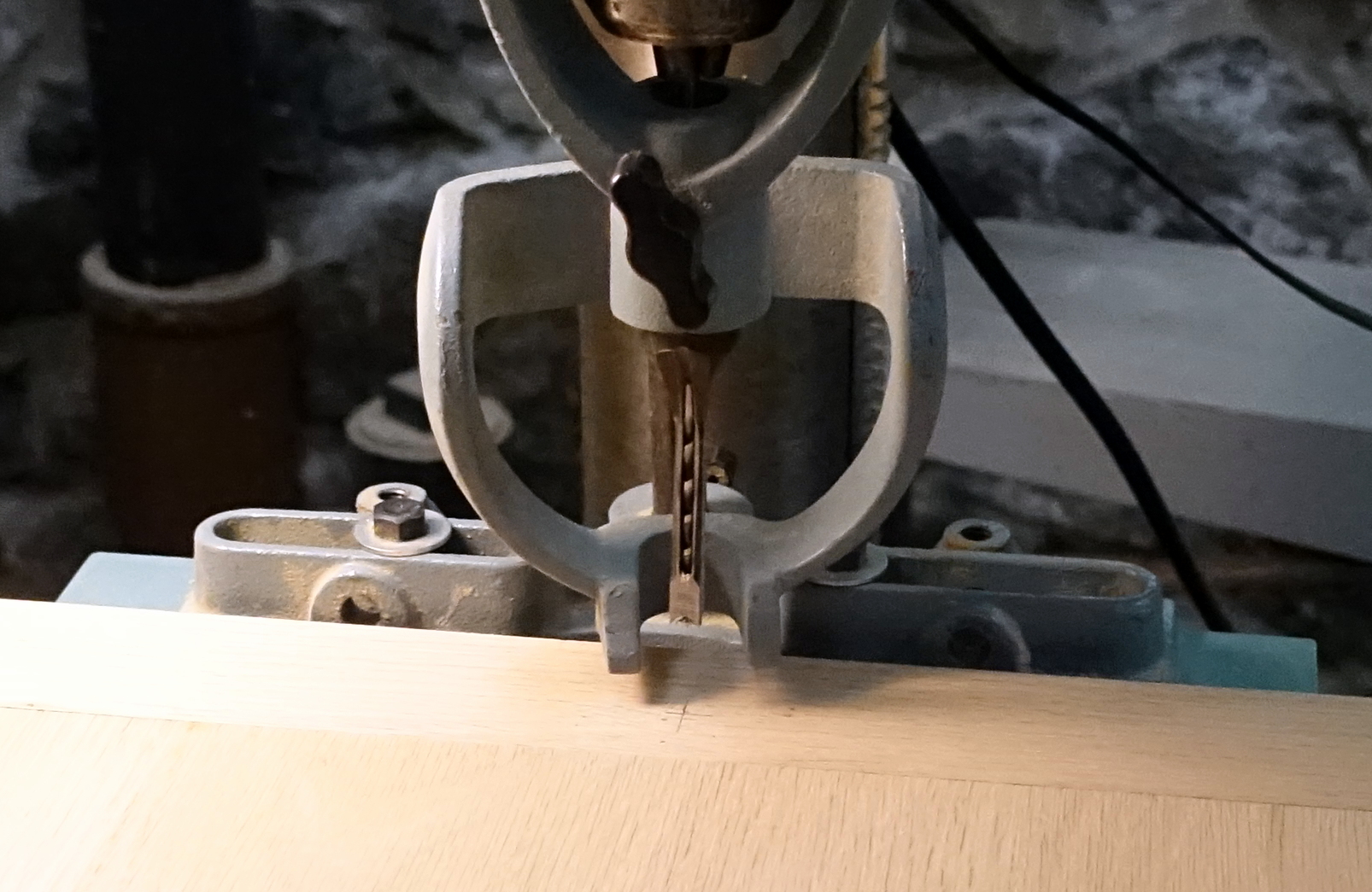 Square holes for breadboard pins