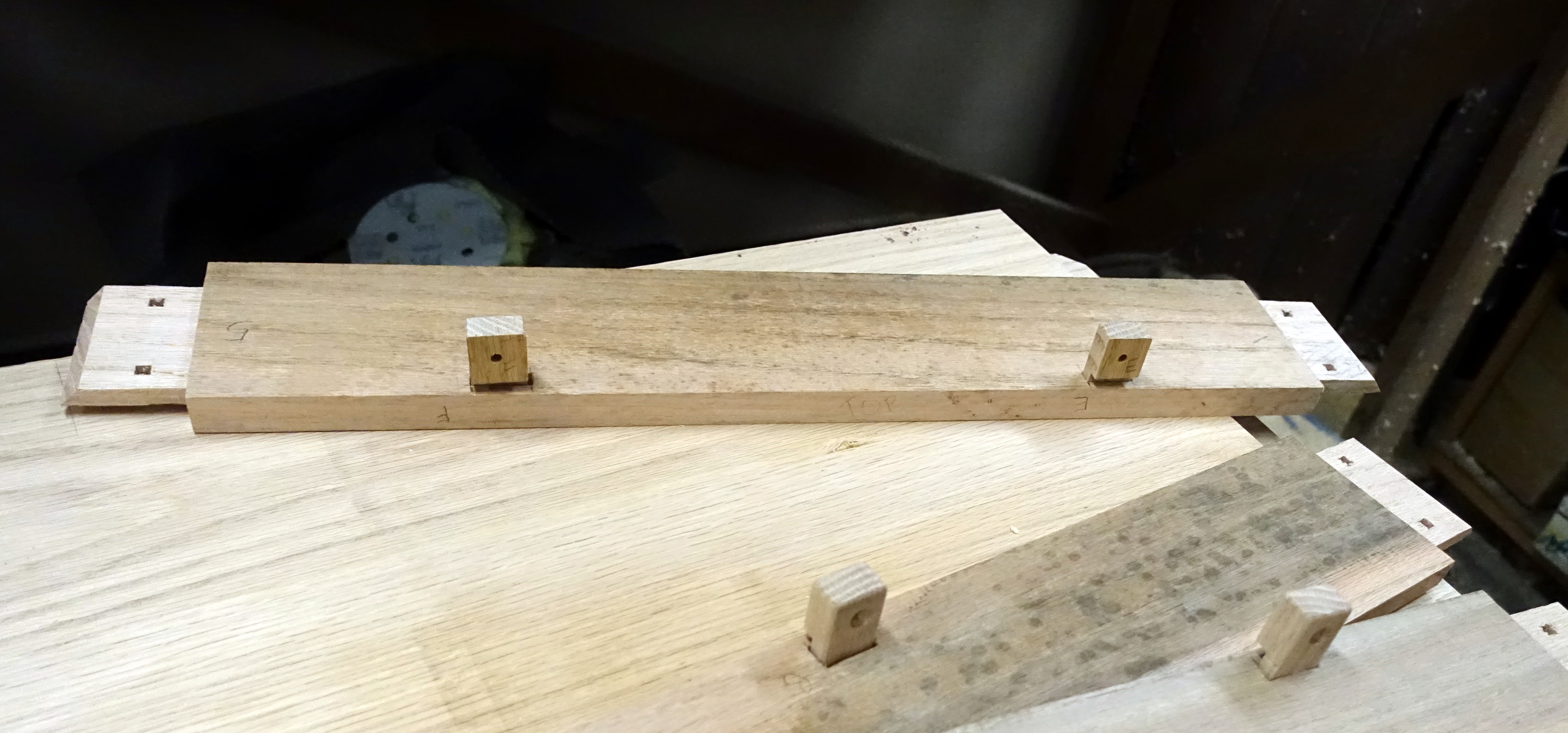 Top holding tabs